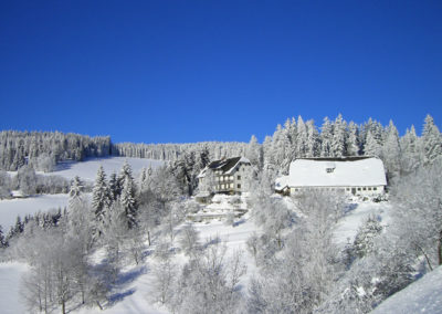 Urlaub am Bauernhof Grabenhofer mit Schnee bedeckt